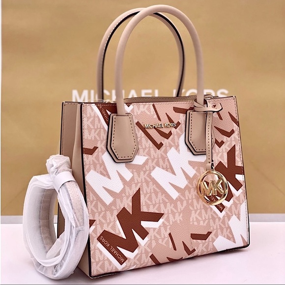 Michael Kors Bags Michael Kors Mercer Md Messenger Bag Crossbody